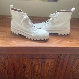 Lucky Brand Eisley HighTop Salt washed canvas Sz 7.5/38 Like New